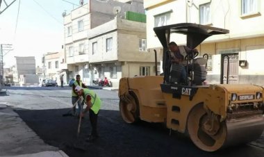 Nizip Belediyesi sahada, yollar yenileniyor