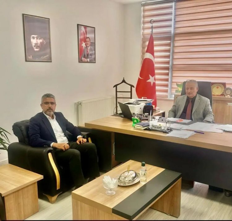 MEHMET ÇİÇEK’TEN BAŞKAN YARDIMCISI OKTAY AKTAŞ’A HAYIRLI OLSUN ZİYARETİ