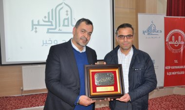 25 Kız Çoğuna İcazet Belgeleri ve Hediyeler Verildi