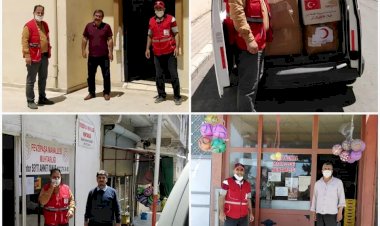 Nizip Kızılay’dan Muhtarlara Giyim Desteği