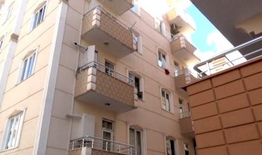 Nizip’te Evde kilitli kalan ikizler mahalleli ve itfaiyeyi alarma geçirdi