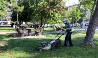 Bayram öncesi belediye ekiplerinden hummalı çalışma