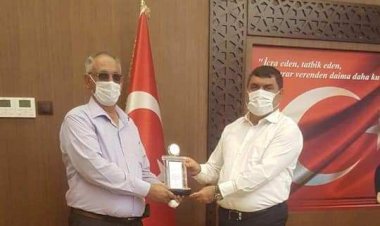 Kaymakam Şahin'e Sınır Ötesi Plaket