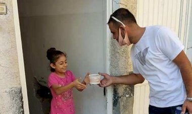 Muhtar Abekir Turan'dan aşure dağıtımı