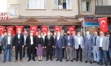 Fatma Şahin ve beraberindeki heyet MHP Teşkilatını Ziyaret Etti