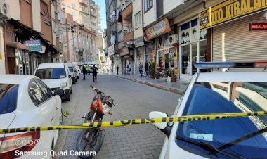 Babasıyla Tartışan Genç Dehşet Saçtı ; 2 Yaralı