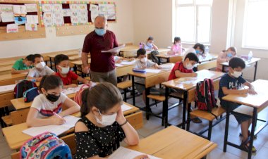 'Telafide Bende Varım' programı ile Öğrencilere Türkçe ve Matematik Dersi