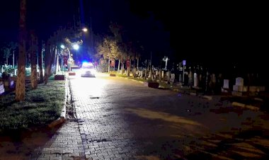 Polis mezarlıkta uyuşturucu şüphelisi aradı