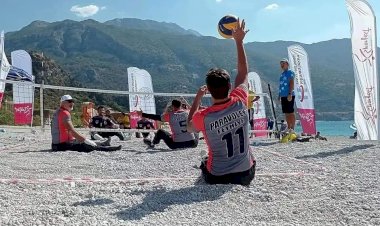Nizip Parabeach Volley'de İkinci Oldu