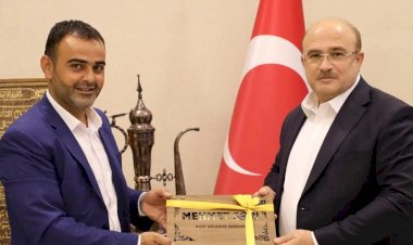 Muhtar Abekir Turan'dan Protokole ve Daire Amirlerine Pişmaniye