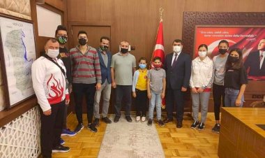 Sporcular Kaymakam Şahin'e Ziyaret 