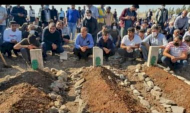 Trafik kazasında hayatını kaybeden 4 kişi toprağa verildi