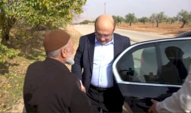 Başkanın yolunu kesip çay ikram etti