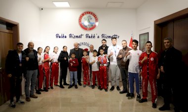 Madalyalı sporculardan Başkan Sarı’ya ziyaret