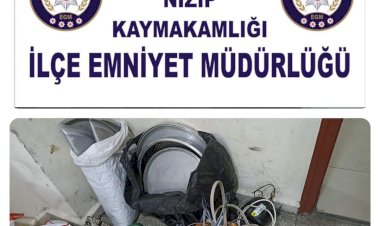 Nizip'te hırsızlık malzemeler ile yakalandı