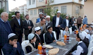 Kaymakam Çağlar, Kur'an Kursu öğrencileri ile iftarda buluştu