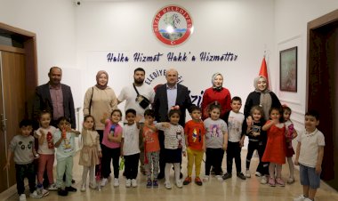 Minik öğrencilerden Belediye Başkanı Sarı’ya ziyaret