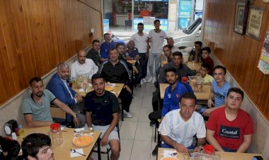 Bekir Şen'den futbolculara galibiyet yemeği