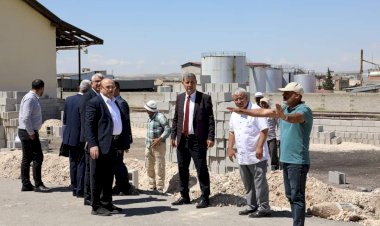 Belediye Başkanı Sarı, Gümrük Müdürlüğü inşaat alanını inceledi 