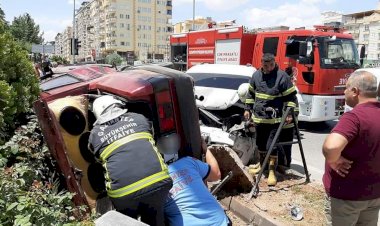 Nizip’te araçlar çarpıştı: 2 yaralı  