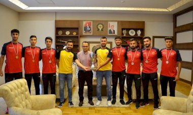 Sporcular'dan Kaymakam Çağlar'a Ziyaret 