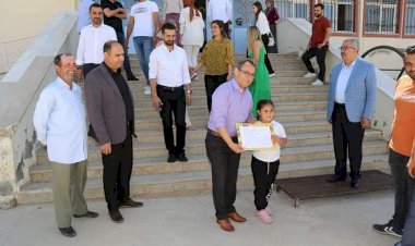 Nizip'te öğrenciler karne aldı