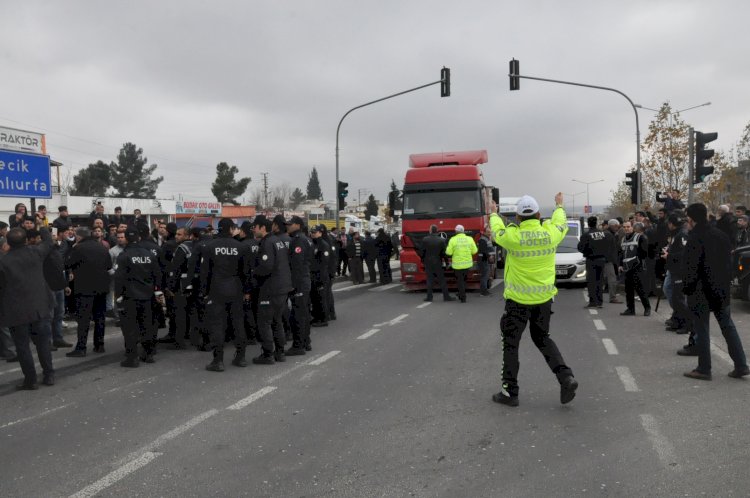 Kamyon ve TIR şoförleri isyan etti