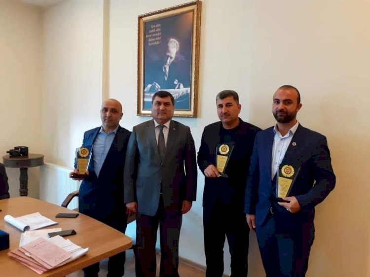 2019 yılı SYDV Mütevelli Heyetine Plaket