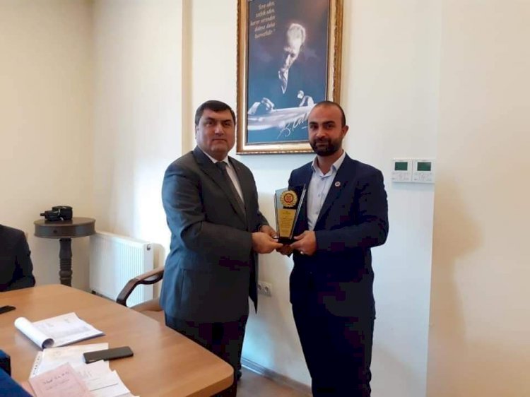 2019 yılı SYDV Mütevelli Heyetine Plaket