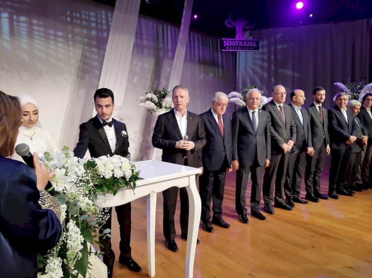Mehmet Sarı kızını evlendirdi