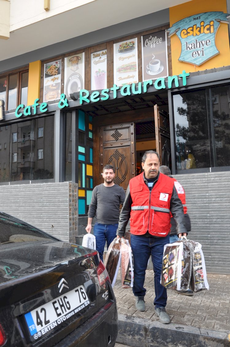 Eskici Cafe'den depremzedeler için yardım