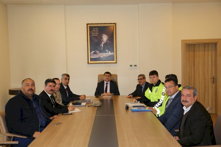 Nizip Kaymakamlığında otobüs kazalarının önlenmesine yönelik toplantı