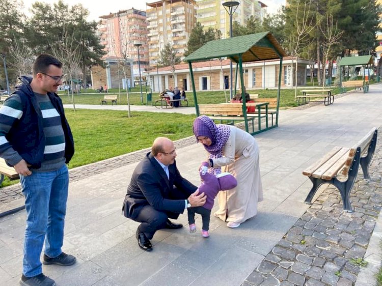 Belediye Başkanı Sarı, Millet Bahçesinde vatandaşlarla bir araya geldi