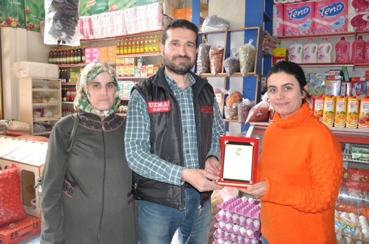 '8 Mart Dünya Kadınlar Gününde' Gönüllerin muhtarlarına plaket