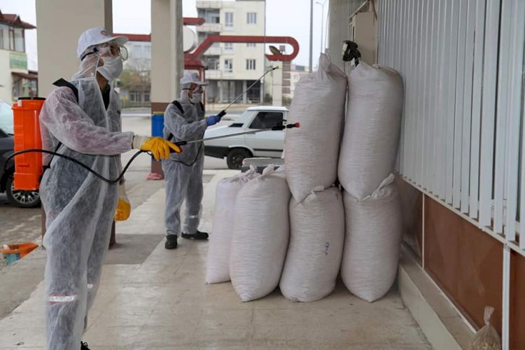 Nizip Belediyesi, fıstık hali ve otogarı dezenfekte etti