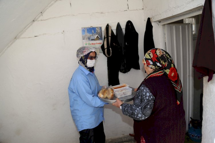 Nizip Belediyesi’nin iyilik melekleri görev başında
