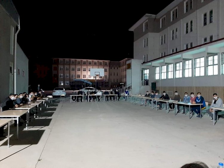 Kaymakam Şahin, cezaevi memurları ile bir araya geldi
