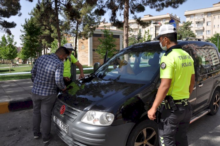 Nizip polisinden trafik ve maske uygulaması