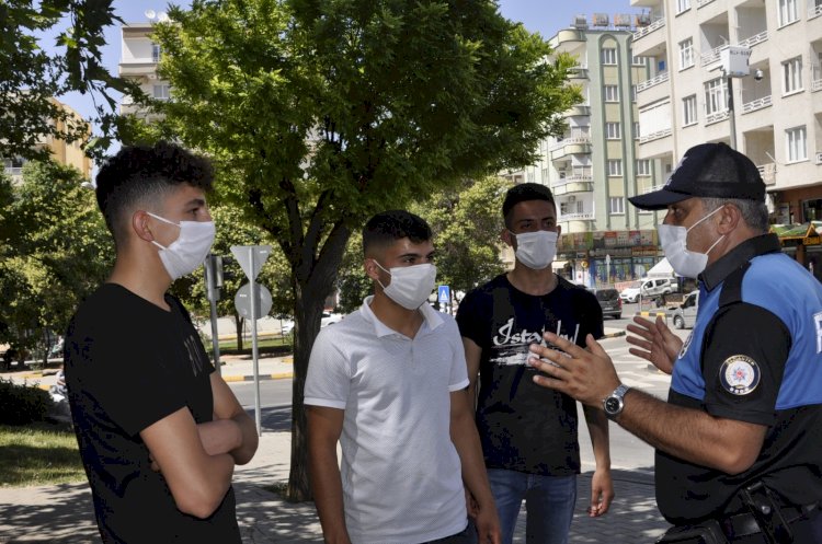 Toplum Polisleri vatandaşları Maske - Sosyal mesafe konularında bilgilendirdi