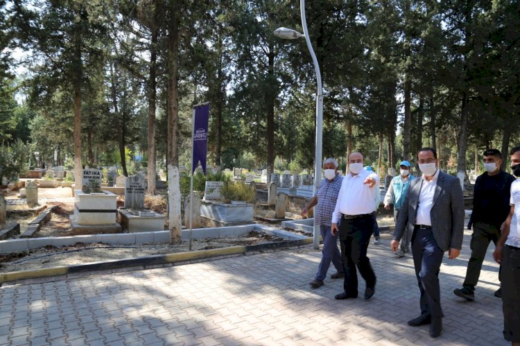 Başkan Sarı’dan bayram öncesi mezarlık denetimi