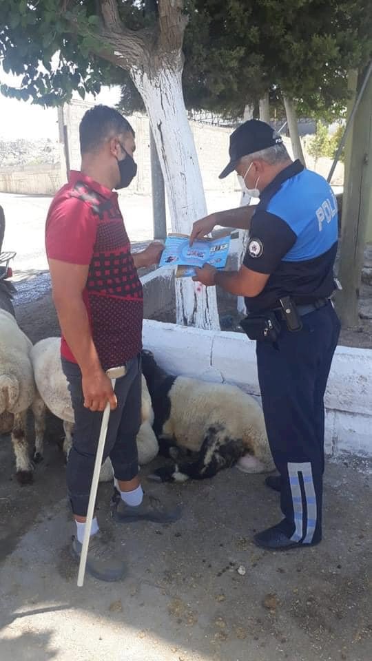 Toplum Polisi Kurban Satıcılarını Uyardı