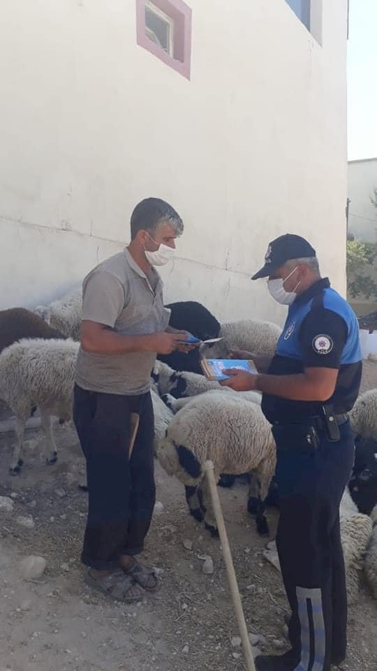 Toplum Polisi Kurban Satıcılarını Uyardı