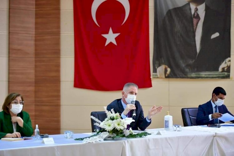 Vali Gül Muhtarlar ile Toplandı