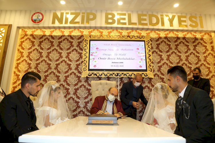 Başkan Sarı, ikizlerin nikahını kıyarak mutluluklar diledi