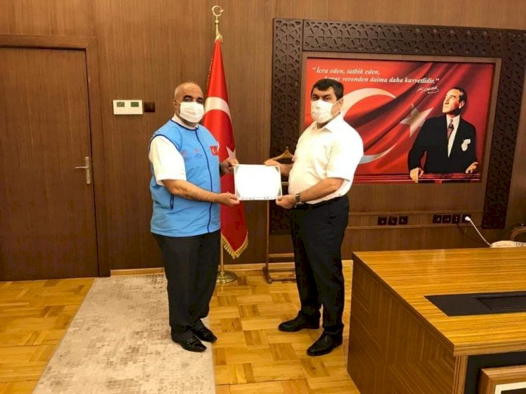 NİZİP KAYMAKAMI ŞAHİN'DEN KURBAN BAĞIŞI