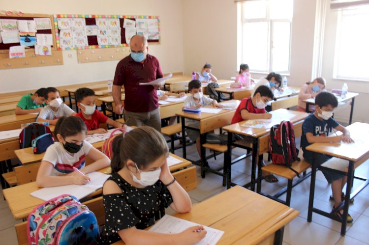 'Telafide Bende Varım' programı ile Öğrencilere Türkçe ve Matematik Dersi