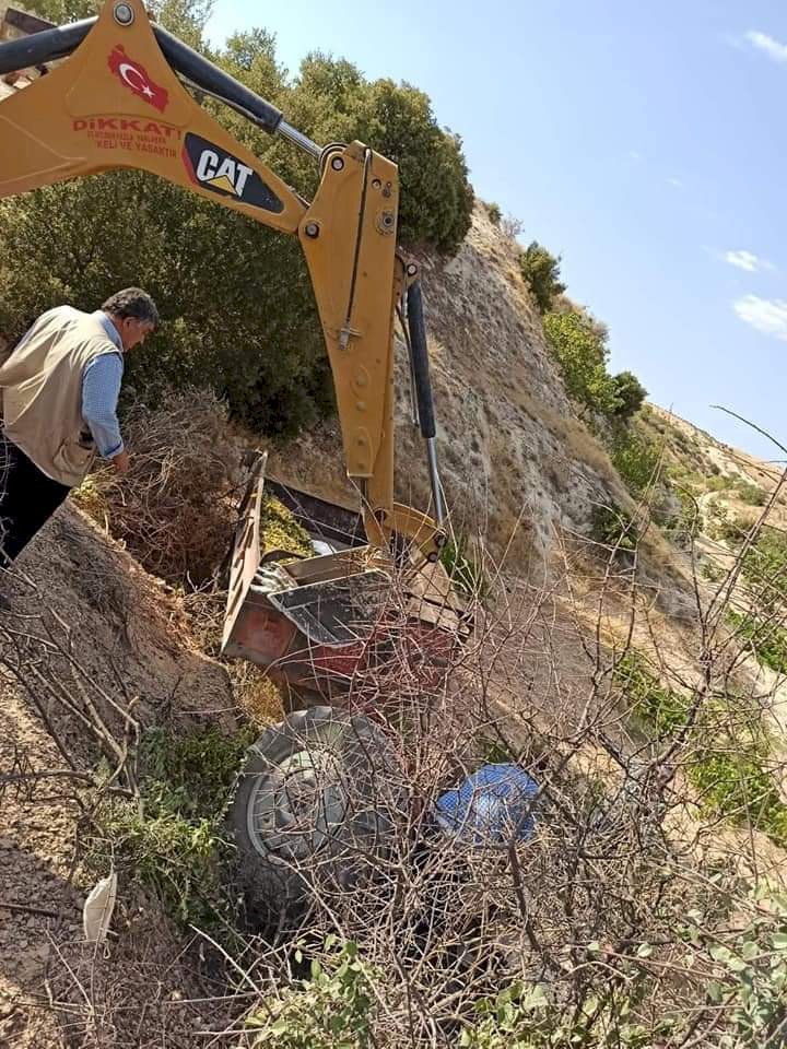 Nizip'te traktör kazasında maddi hasar oluştu