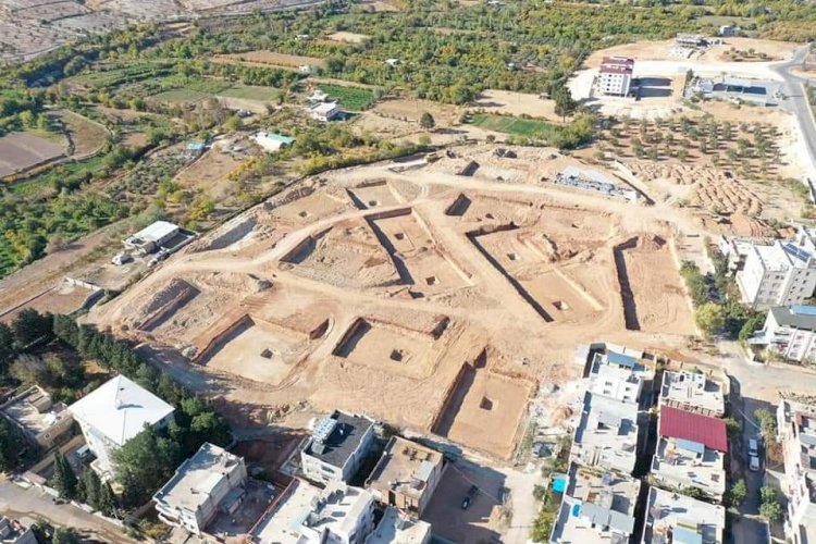 Başkan Sarı, TOKİ alanında incelemelerde bulundu