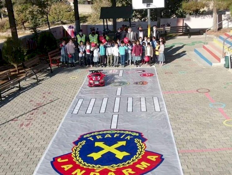 Trafikte "Bi Hareketine Bakar Hayat" Kampanyası Başlatıldı