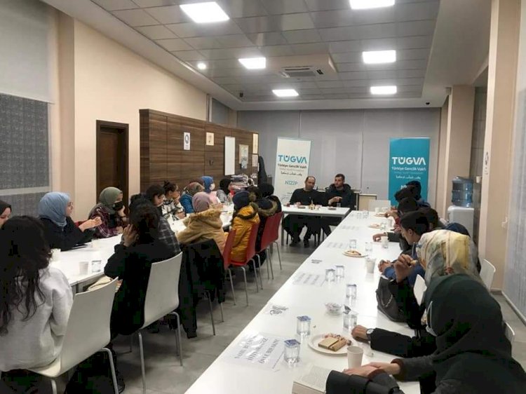 "Geleceğin Gençliği, Gençliğin Geleceği" konulu söyleşi yapıldı